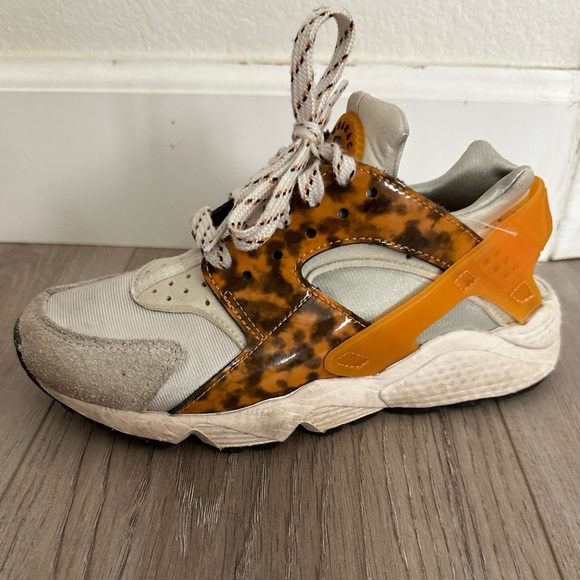 leopard huaraches